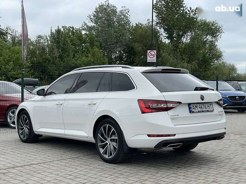Skoda Superb 2017 - фото 20