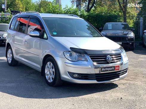 Volkswagen Touran 2010 серый - фото 3