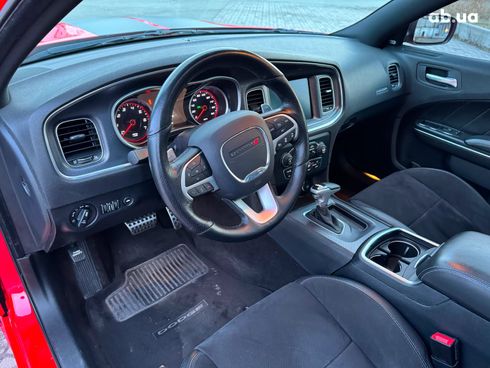 Dodge Charger 2016 красный - фото 30