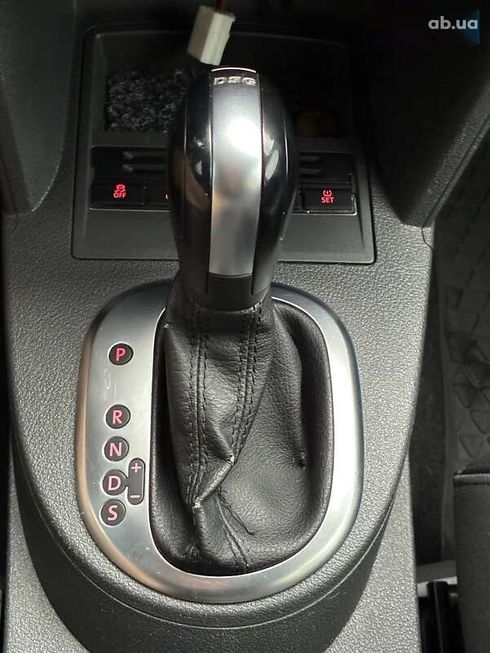 Volkswagen Touran 2015 - фото 27