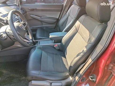 Honda Civic 2008 красный - фото 19