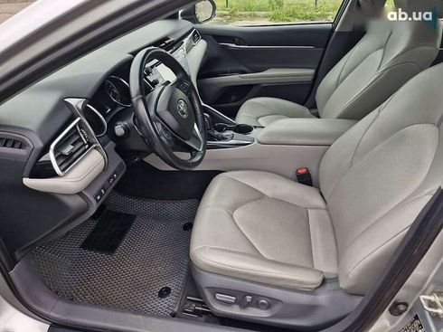 Toyota Camry 2018 - фото 15