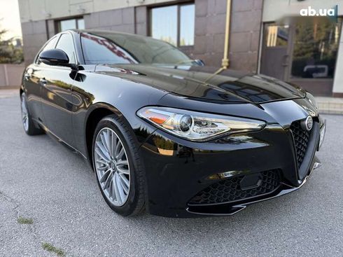 Alfa Romeo Giulia 2017 - фото 20
