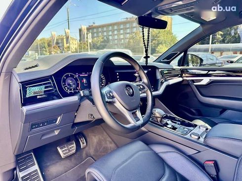 Volkswagen Touareg 2018 - фото 18