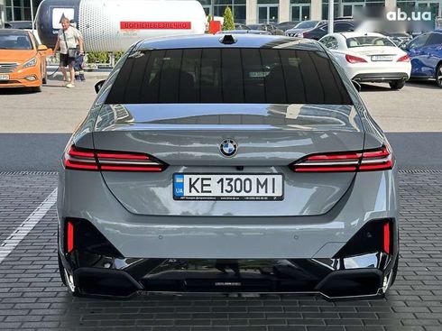 BMW 5 серия 2024 - фото 13