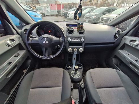 Mitsubishi Colt 2006 красный - фото 12