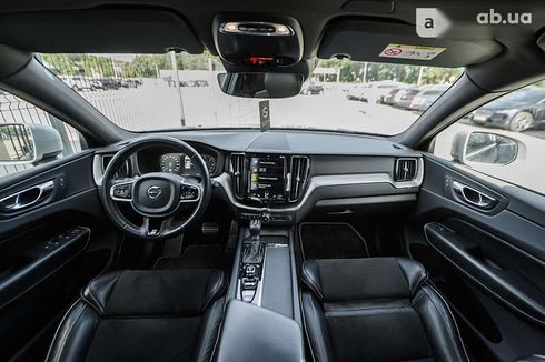 Volvo XC60 2017 - фото 15