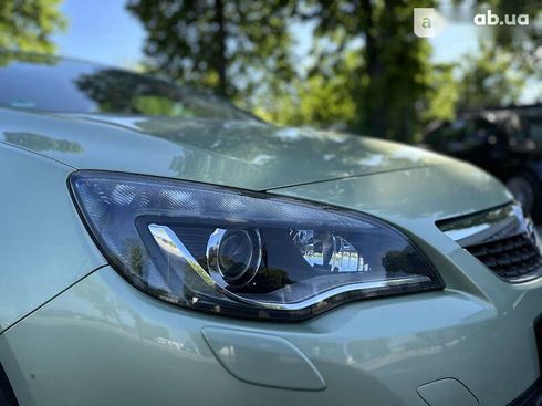 Opel Astra 2011 - фото 11
