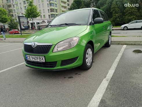 Skoda Fabia 2014 зеленый - фото 2