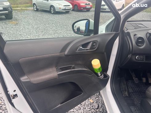 Opel Meriva 2013 белый - фото 20