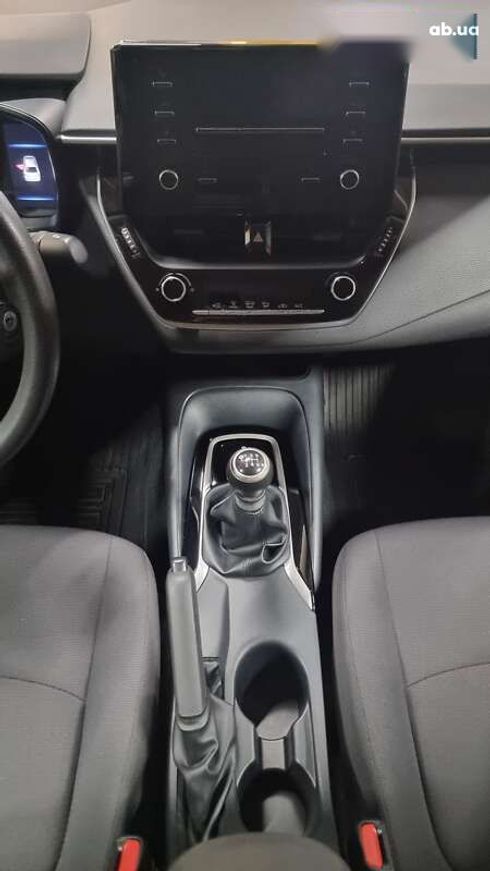Toyota Corolla 2021 - фото 8