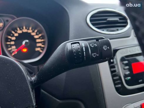 Ford Focus 2010 - фото 22