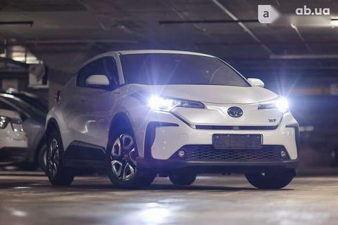 Toyota C-HR 2021 - фото 4