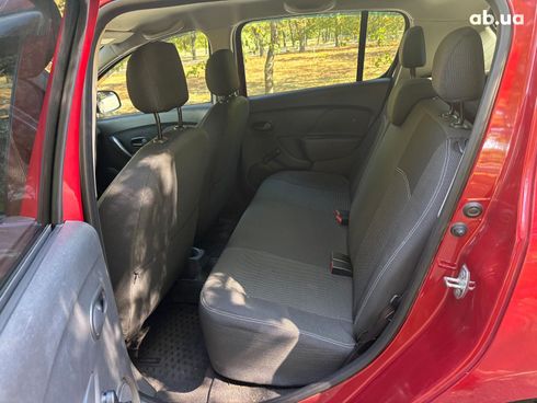 Renault Sandero 2020 красный - фото 15