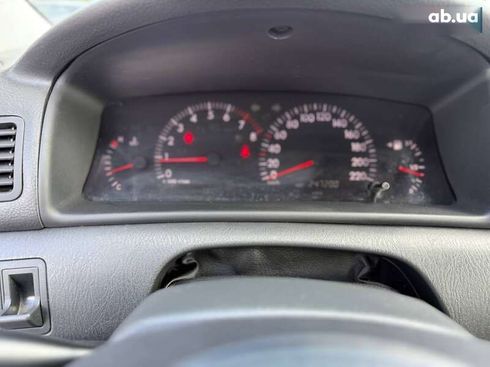 Toyota Corolla 2005 - фото 20