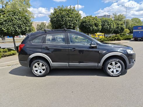 Chevrolet Captiva 2012 черный - фото 4