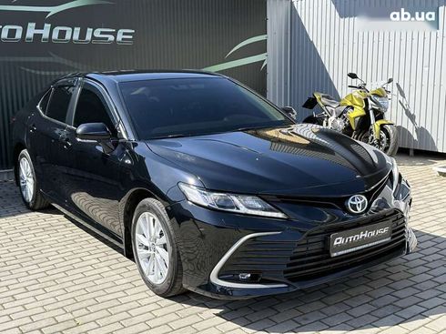 Toyota Camry 2021 - фото 6