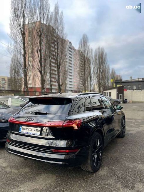 Audi E-Tron 2021 - фото 21