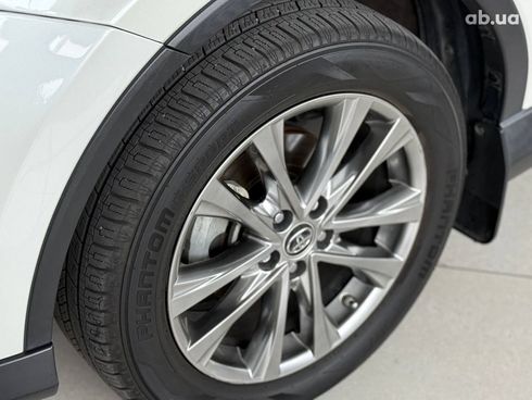 Toyota RAV4 2015 белый - фото 6