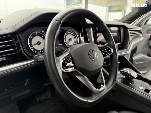 Volkswagen Touareg 2022 - фото 28