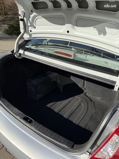 Hyundai Accent 2008 серебристый - фото 19