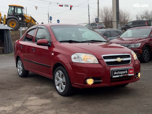 Chevrolet Aveo 2010 красный - фото 4