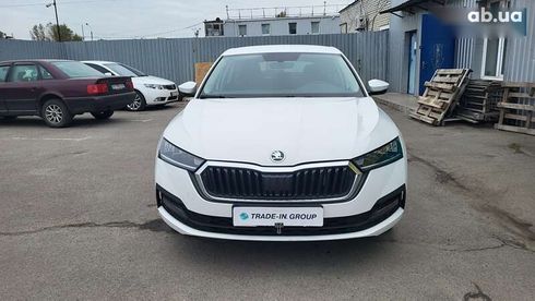 Skoda Octavia 2021 - фото 13