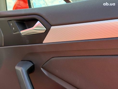 Volkswagen Jetta 2019 красный - фото 12