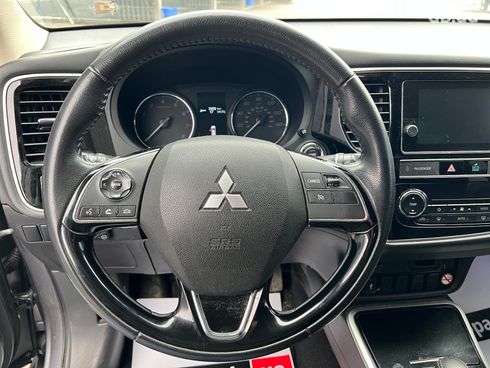 Mitsubishi Outlander 2019 серый - фото 23