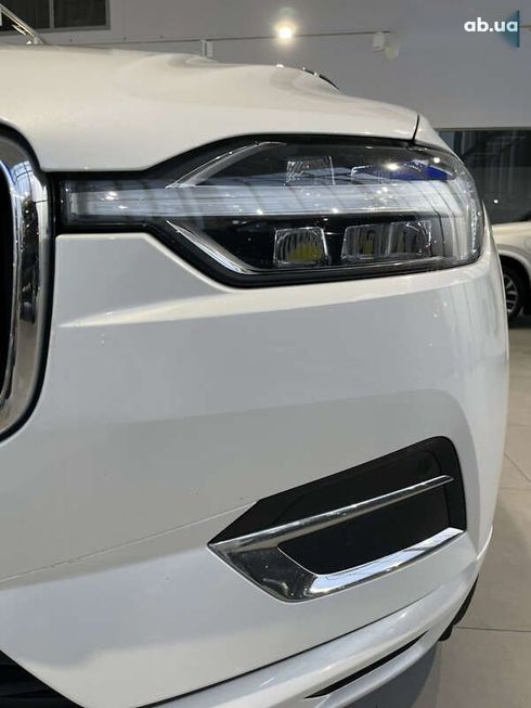 Volvo XC60 2019 - фото 17