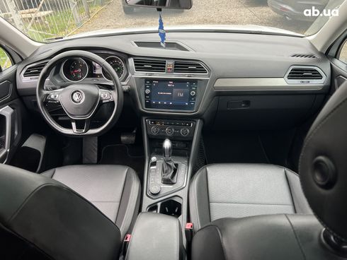 Volkswagen Tiguan 2018 белый - фото 2
