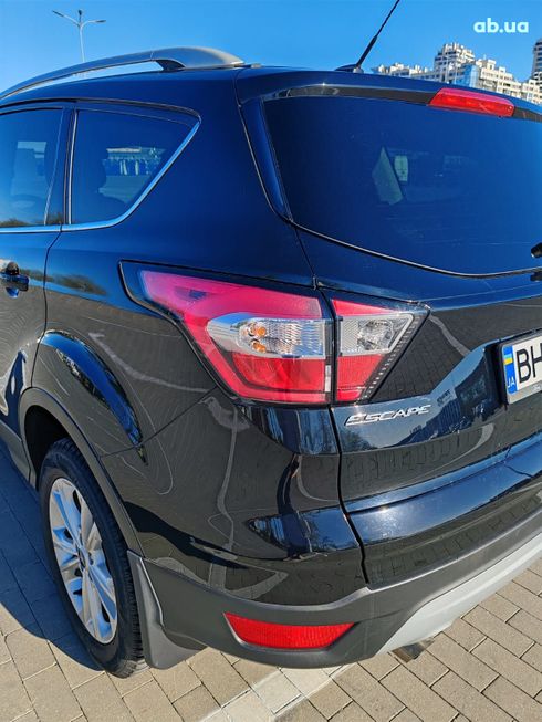 Ford Escape 2017 черный - фото 7