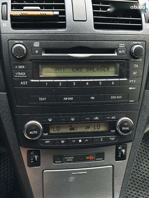 Toyota Avensis 2010 - фото 9