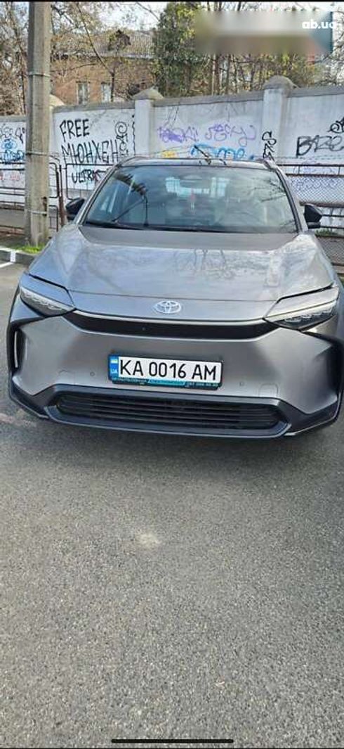 Toyota bZ 2022 - фото 2