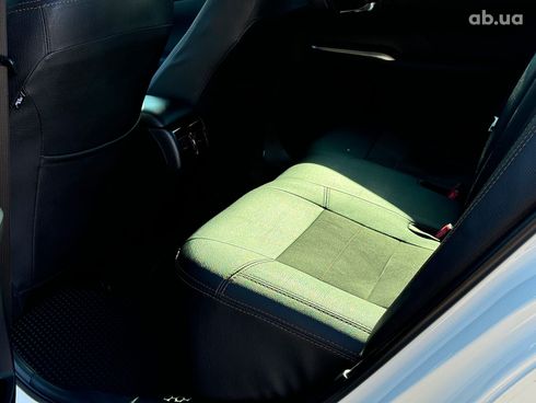Toyota Camry 2014 белый - фото 24