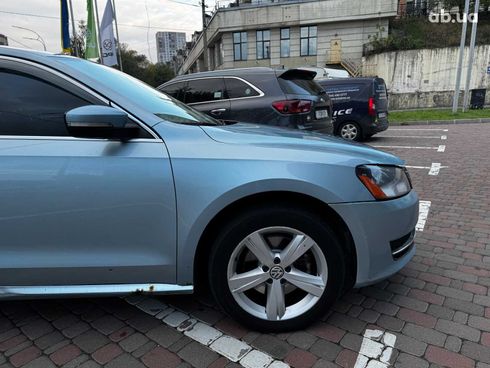 Volkswagen passat b7 2012 синий - фото 5