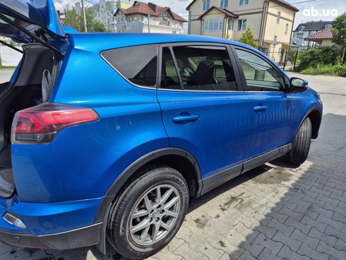 Toyota RAV4 2016 голубой - фото 9