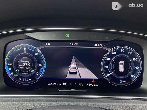 Volkswagen e-Golf 2020 - фото 3