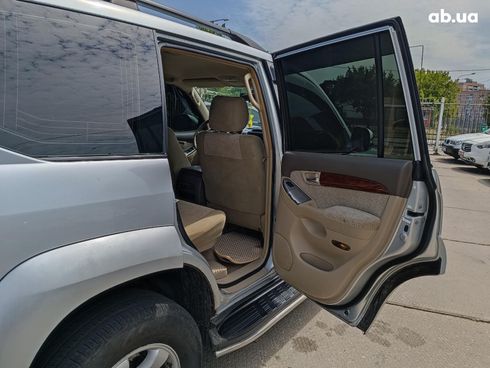 Toyota Land Cruiser Prado 2004 серый - фото 13