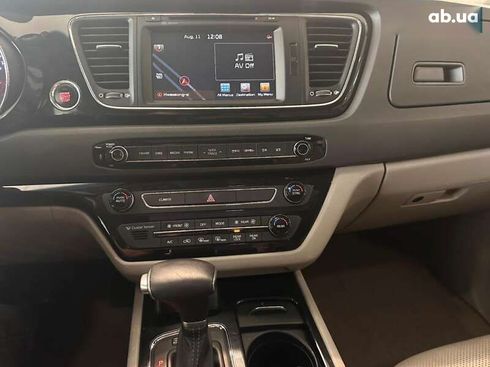 Kia Carnival 2016 - фото 15