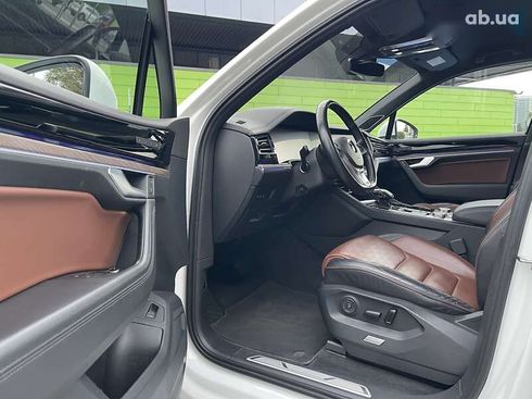 Volkswagen Touareg 2018 - фото 20