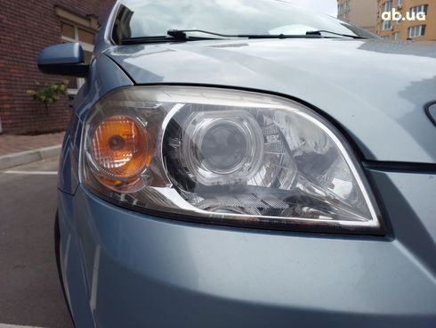 Chevrolet Aveo 2008 голубой - фото 8
