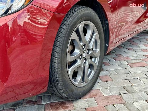 Toyota Yaris 2019 - фото 12