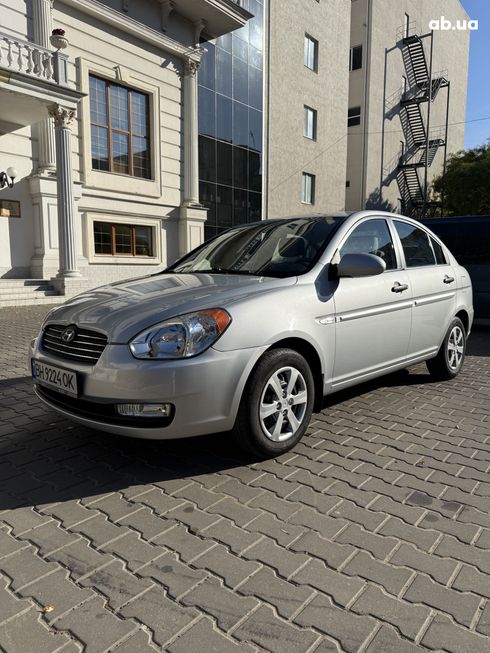 Hyundai Accent 2008 серебристый - фото 3