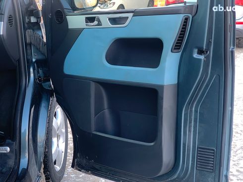 Volkswagen Multivan 2007 серый - фото 13