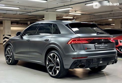 Audi RS Q8 2021 - фото 18