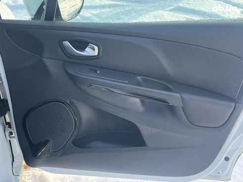 Renault Clio 2016 белый - фото 16