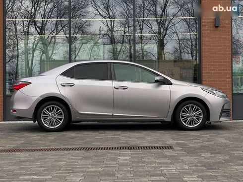 Toyota Corolla 2017 - фото 8