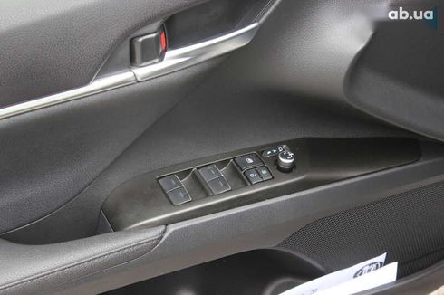 Toyota Camry 2023 - фото 19