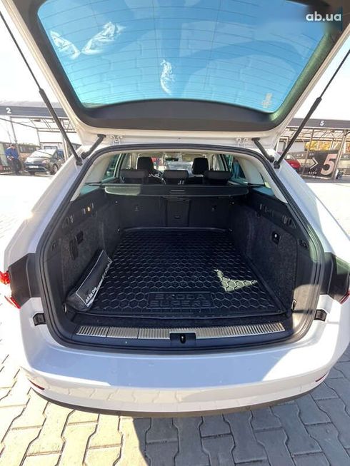 Skoda Superb 2019 - фото 6
